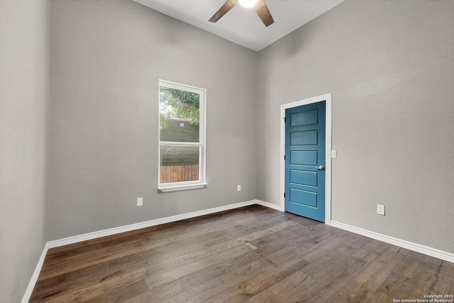 Spacious, unfurnished interior of a new home in , San Antonio (Image 22).