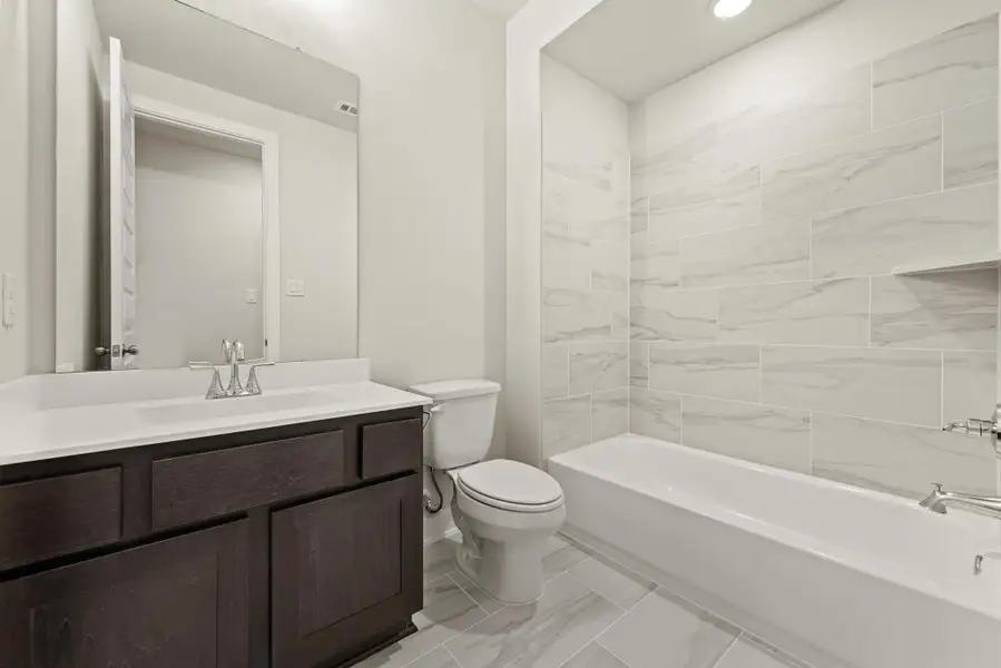 Representative image. Features, selections and colors may vary.