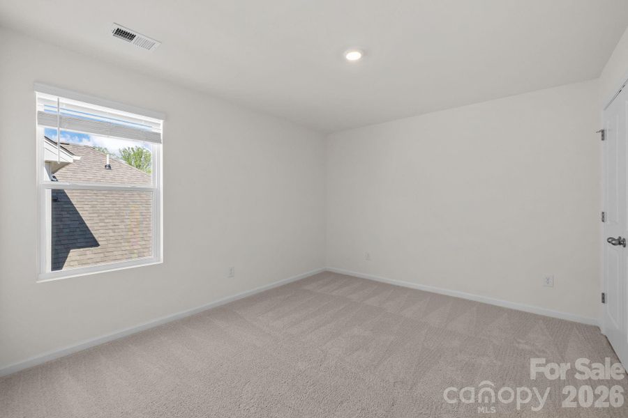 Spacious, unfurnished interior of a new home in McFarland Estates, York (Image 27).