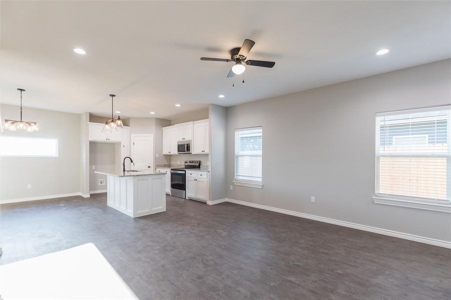 Spacious, unfurnished interior of a new home in , Abilene (Image 13).