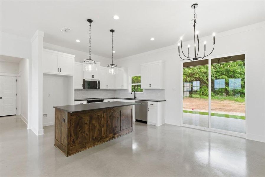 Furnished interior view inside a new home in , Weatherford (Image 5).