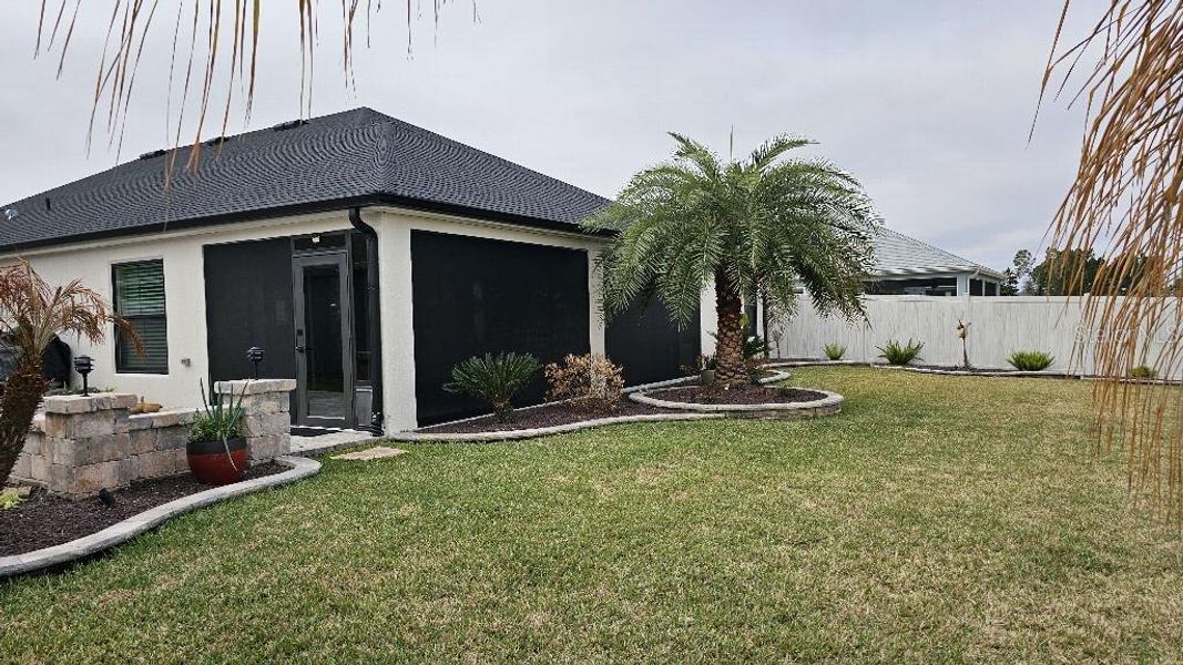 Exterior details and patio area of a home in , The Villages (Image 25).