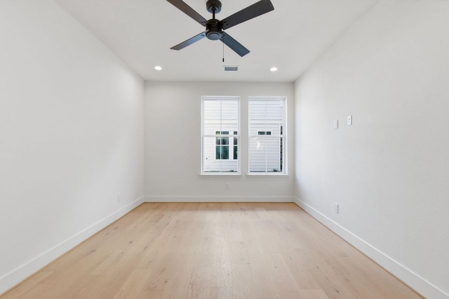 Spacious, unfurnished interior of a new home in , Houston (Image 36).