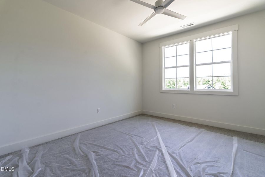 300_MEADOW_WALK_DR_INTERIOR_67