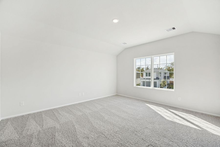 Spacious, unfurnished interior of a new home in Saint Tropez, Huffman (Image 11).