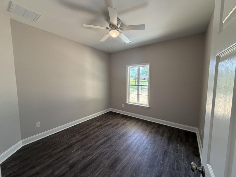 Spacious, unfurnished interior of a new home in , Walterboro (Image 23).