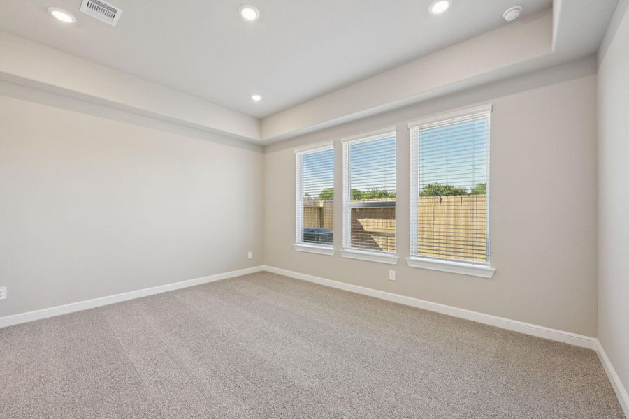 Spacious, unfurnished interior of a new home in Kemah Crossing - Luxe Series, Kemah (Image 45). Spacious, unfurnished interior of a new home in Kemah Crossing - Luxe Series, Kemah (Image 45).