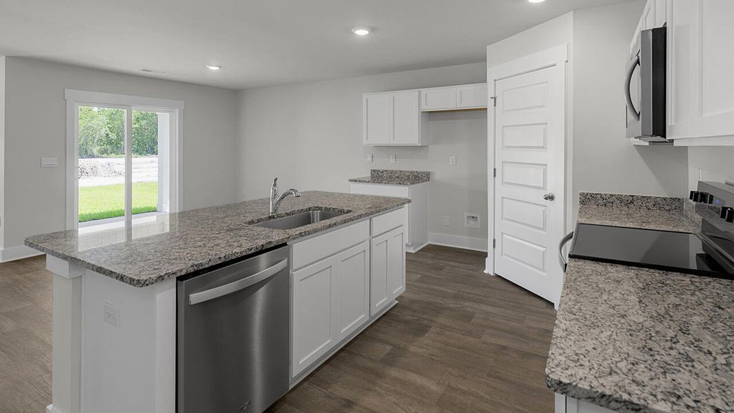 Furnished interior view inside a new home in Eagle Creek, Bolivia (Image 5).