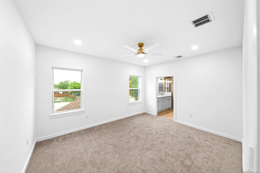 Spacious, unfurnished interior of a new home in , San Antonio (Image 22).