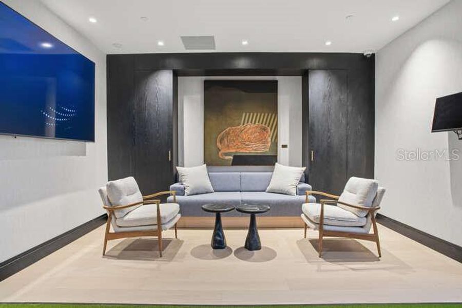 Image 33 of a home in .