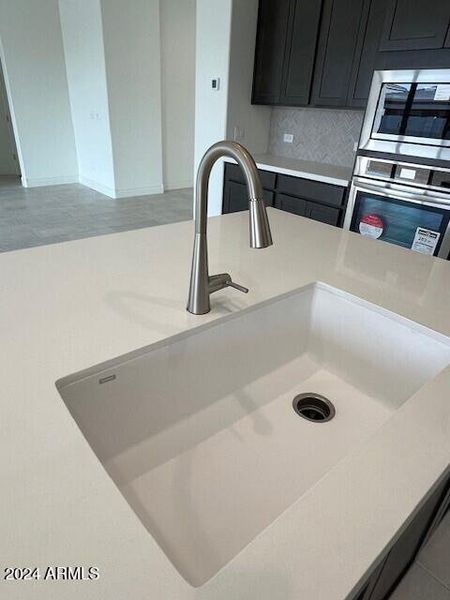 Lot 67 - Undermount Sink