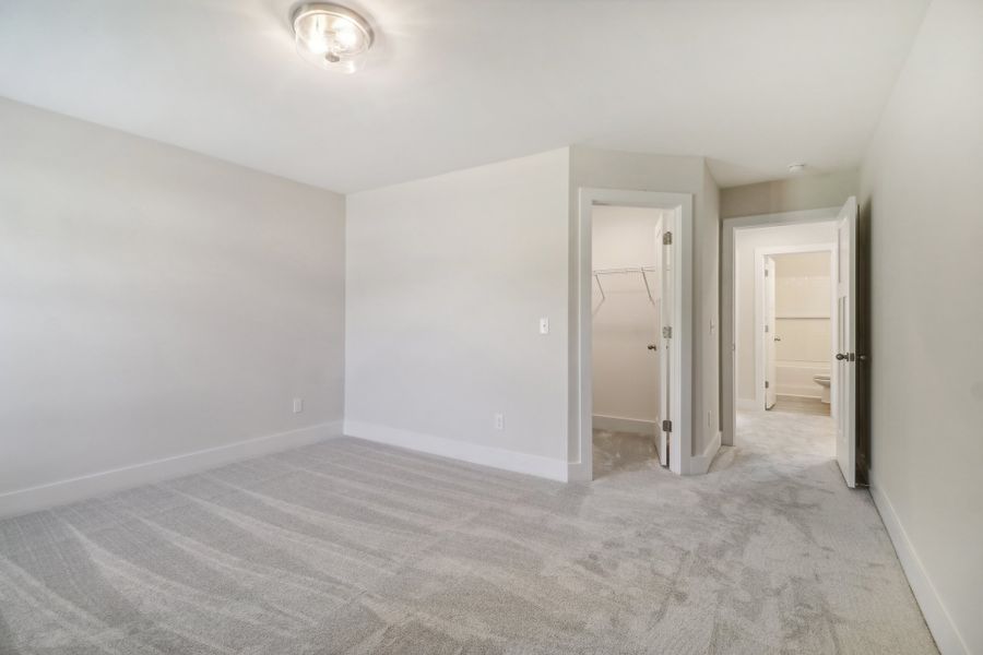 Representative unfurnished interior of a home built from the Sonoma II by Great Southern Homes in Edwards Ridge, Central (Image 38).