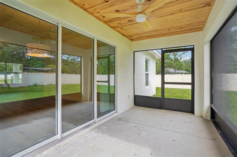 Exterior details and patio area of a home in , Citrus Springs (Image 33).