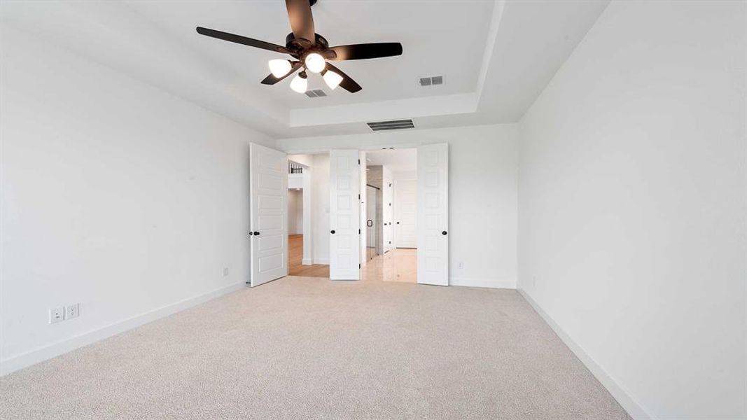 Spacious, unfurnished interior of a new home in Sweetgrass, Haslet (Image 17).