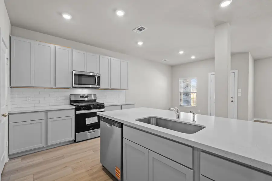 Furnished interior view inside a new home in Laurel Landing, Alvin (Image 9).