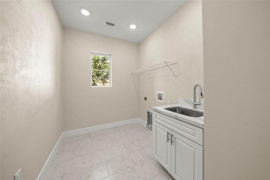 Spacious, unfurnished interior of a new home in , Gainesville (Image 32). Spacious, unfurnished interior of a new home in , Gainesville (Image 32).