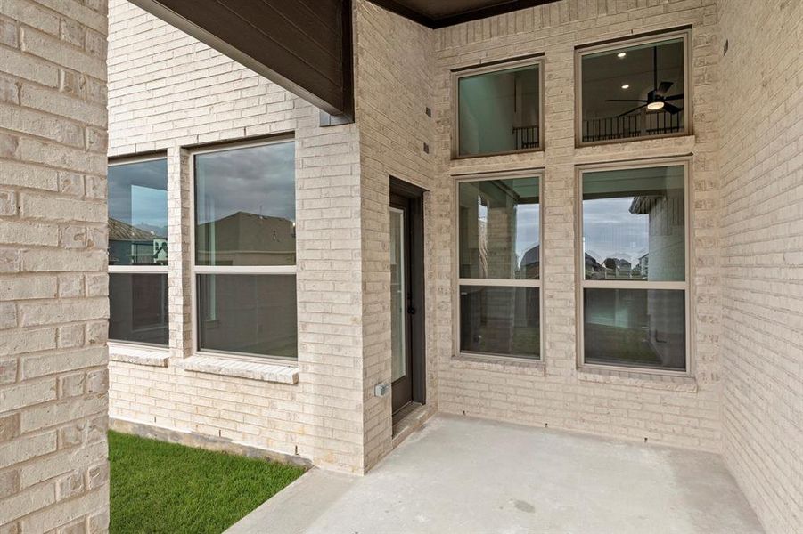 25. 1461 Porter - Patio