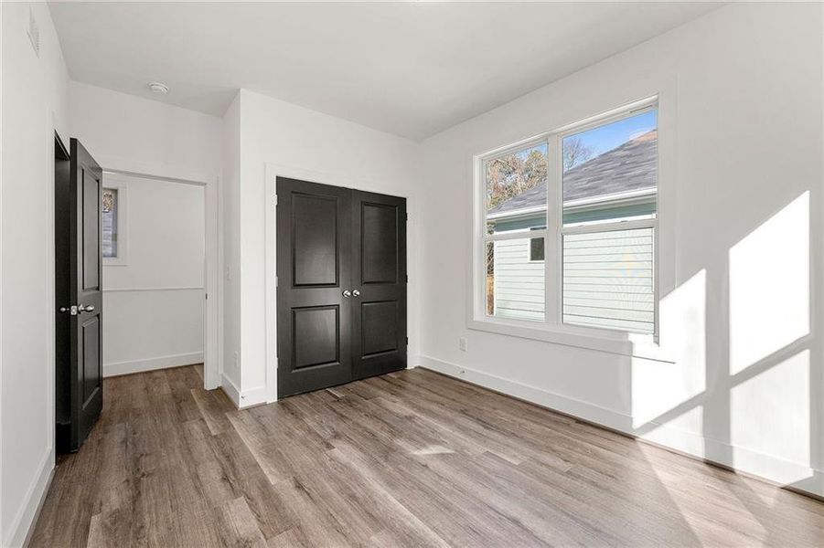 Spacious, unfurnished interior of a new home in , Atlanta (Image 11).