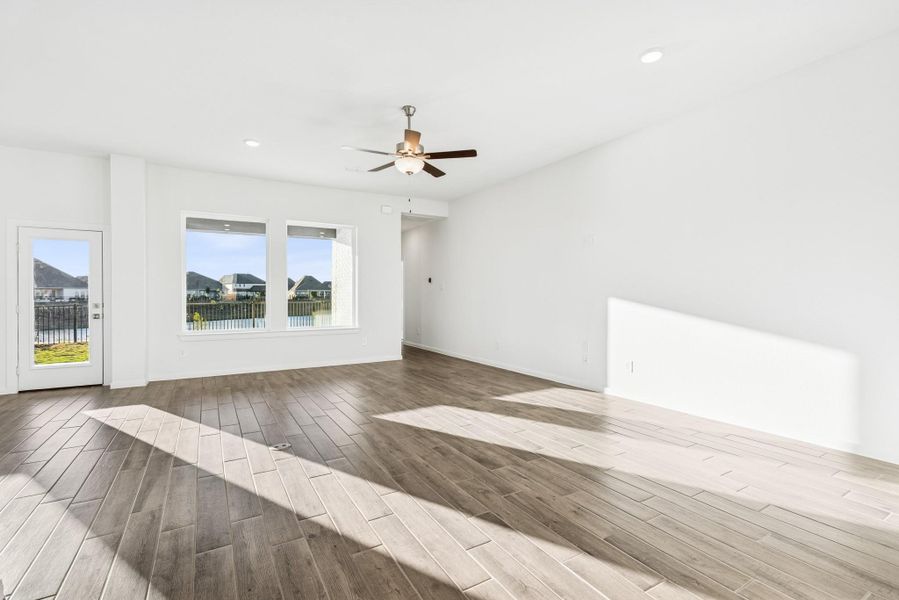 Spacious, unfurnished interior of a new home in Oakwood Estates, Waller (Image 20). Spacious, unfurnished interior of a new home in Oakwood Estates, Waller (Image 20).