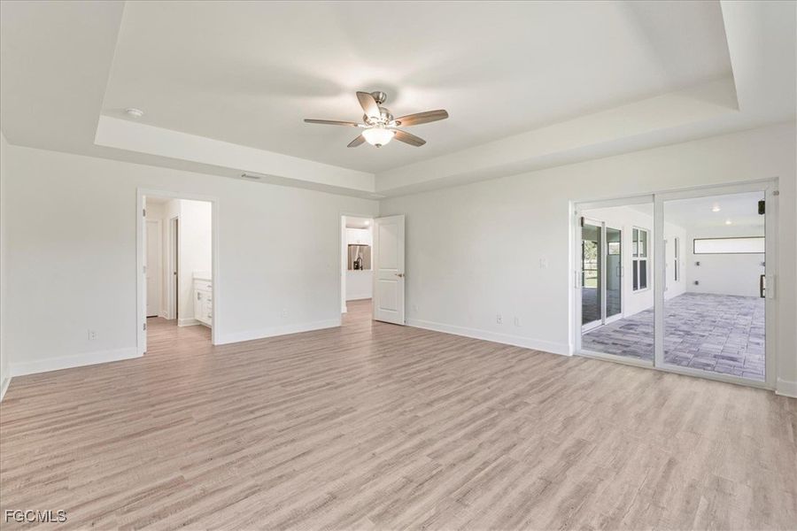 Spacious, unfurnished interior of a new home in Cape Coral, Cape Coral (Image 24).