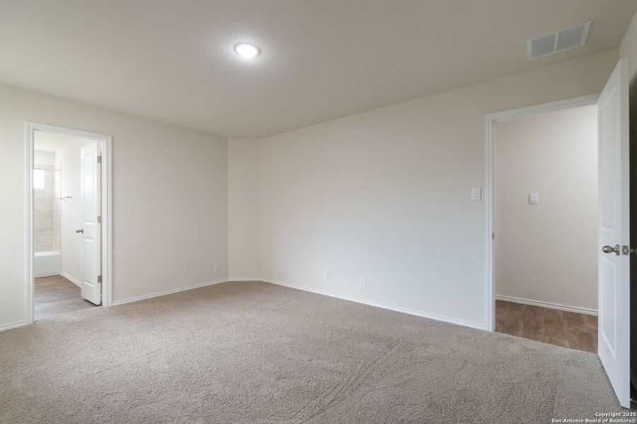 Spacious, unfurnished interior of a new home in Whisper Falls, San Antonio (Image 12). Spacious, unfurnished interior of a new home in Whisper Falls, San Antonio (Image 12).