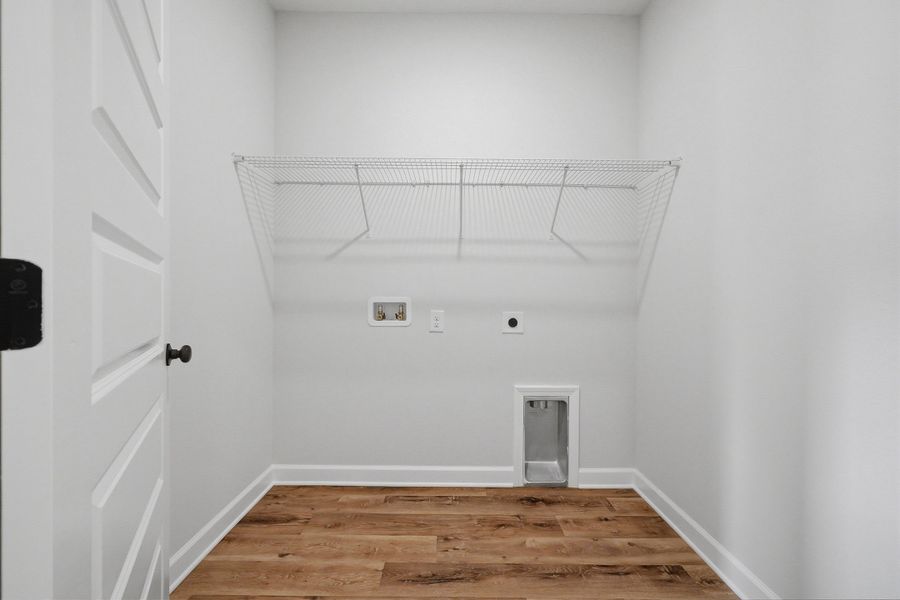 Spacious, unfurnished interior of a new home in Barton's Bend, Crestview (Image 39). Spacious, unfurnished interior of a new home in Barton's Bend, Crestview (Image 39).