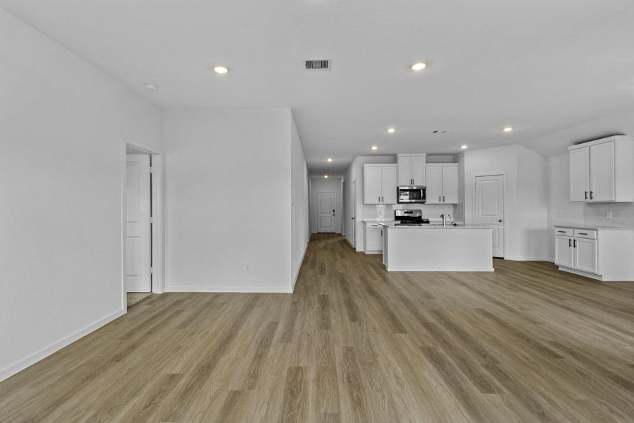 Spacious, unfurnished interior of a new home in Maple Woods, Hockley (Image 19). Spacious, unfurnished interior of a new home in Maple Woods, Hockley (Image 19).