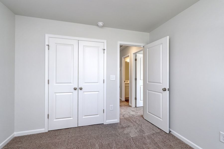 Spacious, unfurnished interior of a new home in Hainer Place, Conway (Image 26).