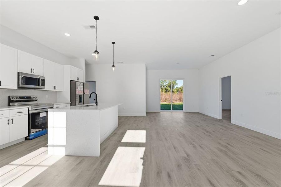 Spacious, unfurnished interior of a new home in , Ocala (Image 14).