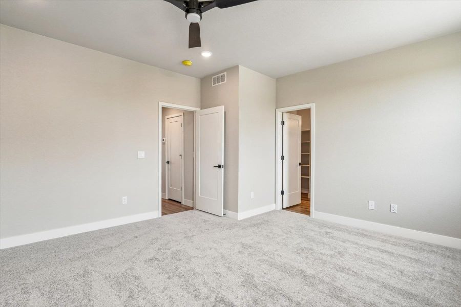 Spacious, unfurnished interior of a new home in Pony Park, Colorado Springs (Image 23).