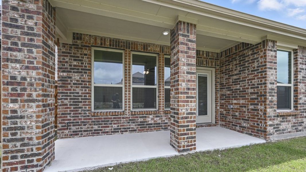 Representative furnished interior of a home built from the Vail by D.R. Horton in Lakewood Trails, Forney (Image 8). Representative furnished interior of a home built from the Vail by D.R. Horton in Lakewood Trails, Forney (Image 8).