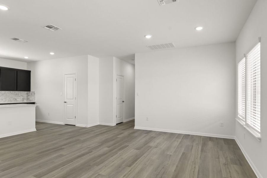 Spacious, unfurnished interior of a new home in Blanco Vista, San Marcos (Image 15). Spacious, unfurnished interior of a new home in Blanco Vista, San Marcos (Image 15).