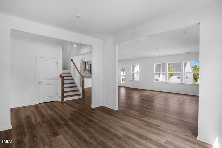 silverstone-livingroom-to-tv-lounge