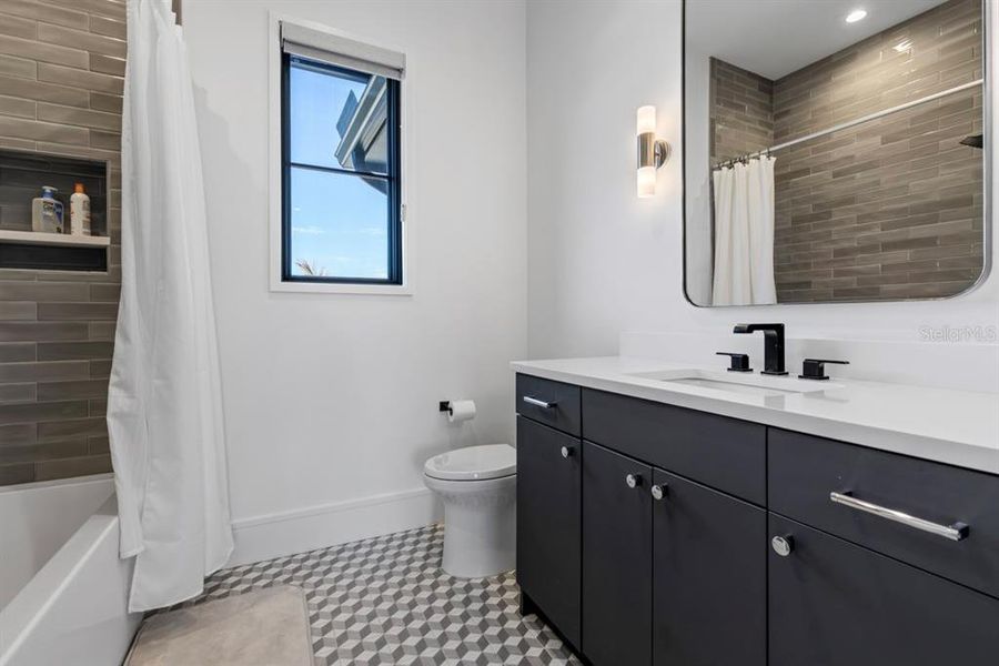 Furnished interior view inside a new home in , Orlando (Image 6).