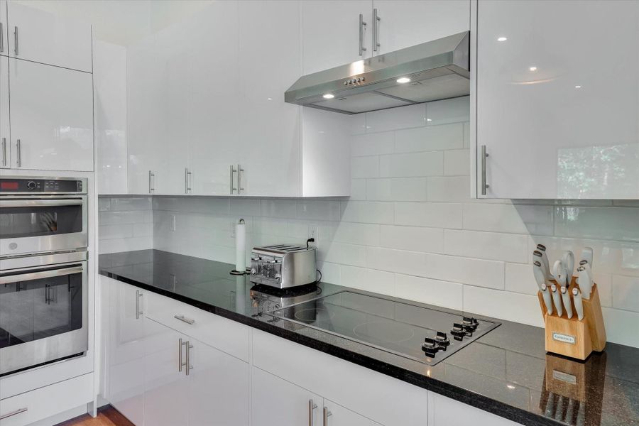 Furnished interior view inside a new home in , Conroe (Image 25). Furnished interior view inside a new home in , Conroe (Image 25).