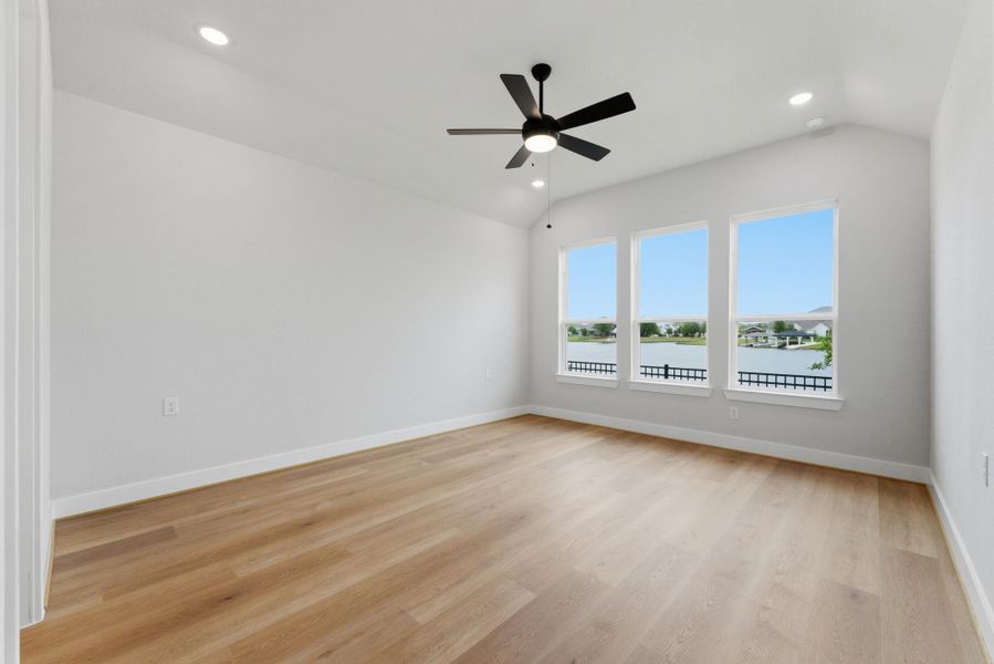 Spacious, unfurnished interior of a new home in Towne Lake, Cypress (Image 25).