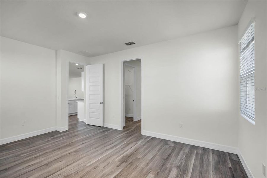 Spacious, unfurnished interior of a new home in Summerlin at Hawthorne Ranch, Lakeland (Image 22).