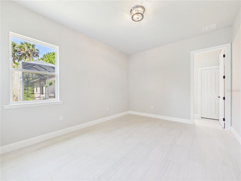 Spacious, unfurnished interior of a new home in , Palm Coast (Image 37).