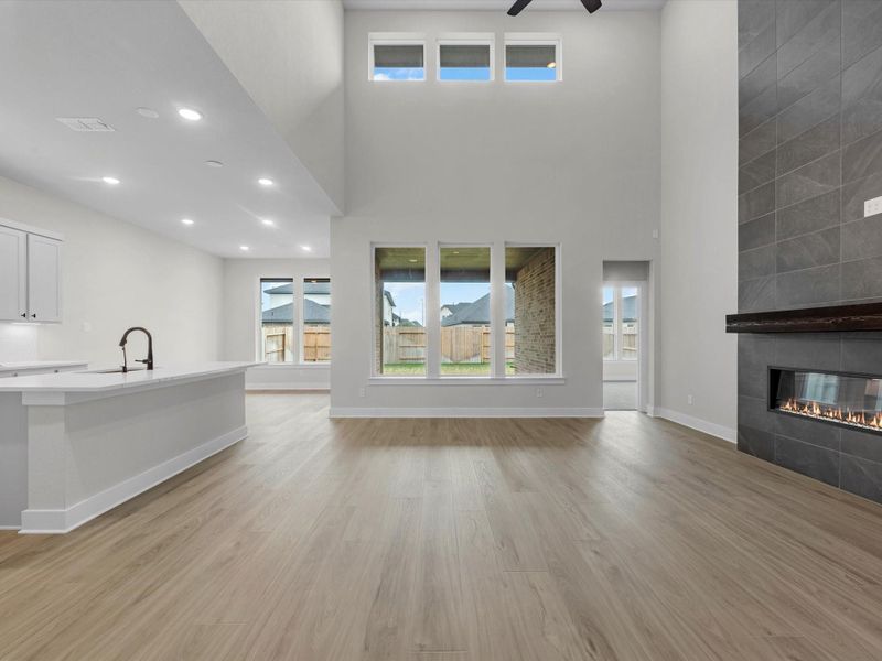 Spacious, unfurnished interior of a new home in Trillium 50′, Richmond (Image 10).