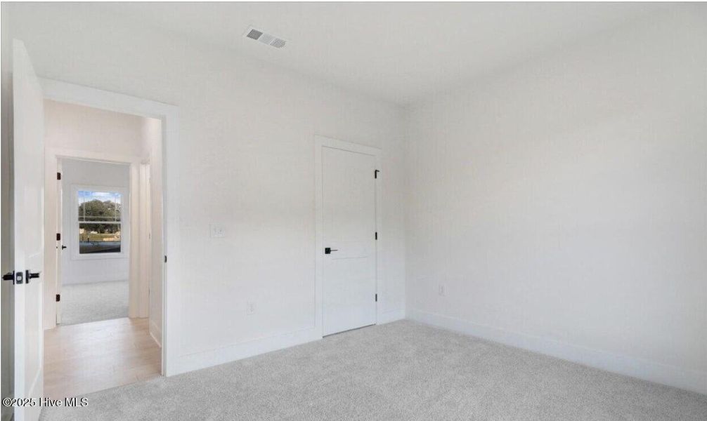 Spacious, unfurnished interior of a new home in Patriot Pointe, Jacksonville (Image 6).
