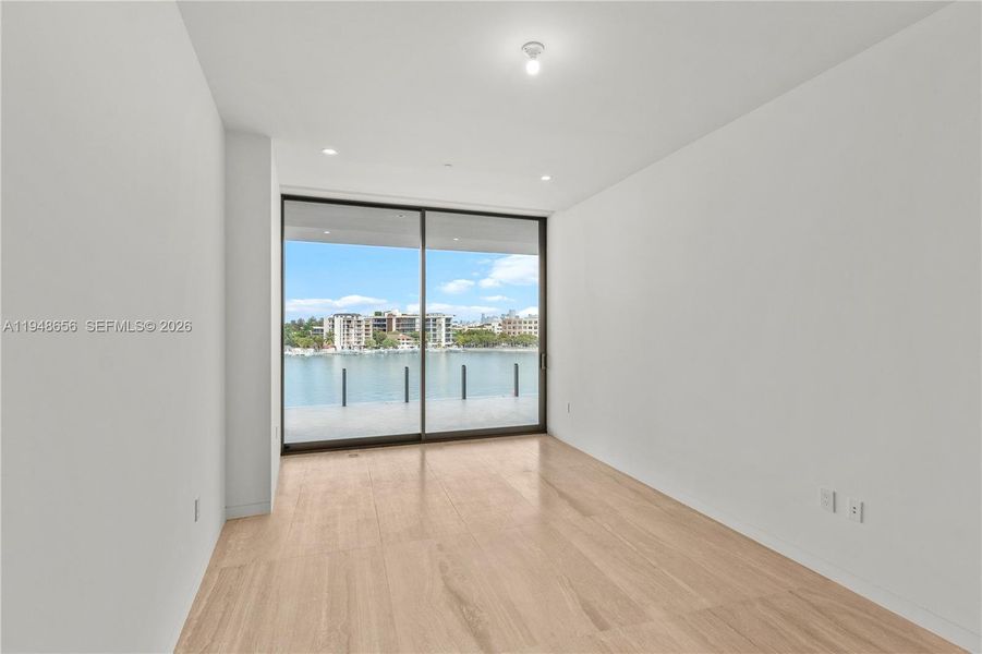 Spacious, unfurnished interior of a new home in , Miami (Image 19).