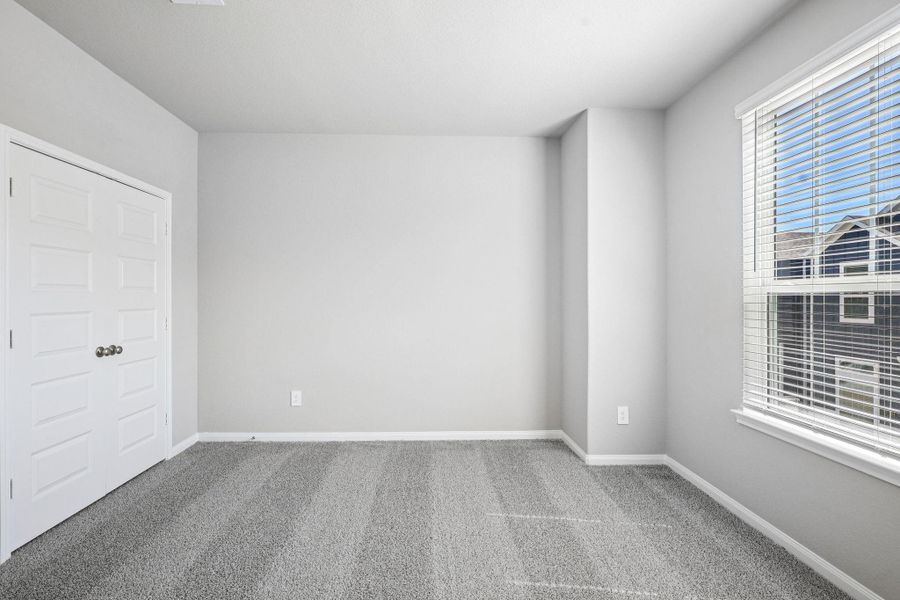 Spacious, unfurnished interior of a new home in Kemah Crossing - Luxe Series, Kemah (Image 34).