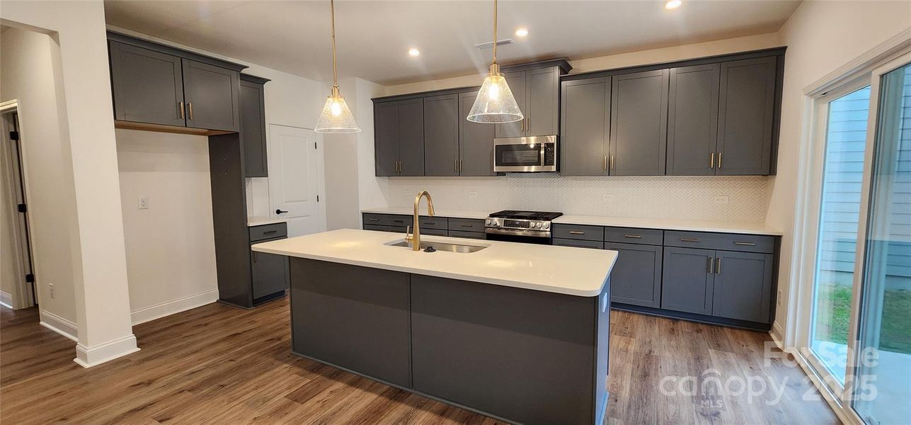 **PHOTO REPRESENTATION ONLY** DESIGN SELECTIONS MAY VARY **PHOTO REPRESENTATION ONLY** DESIGN SELECTIONS MAY VARY