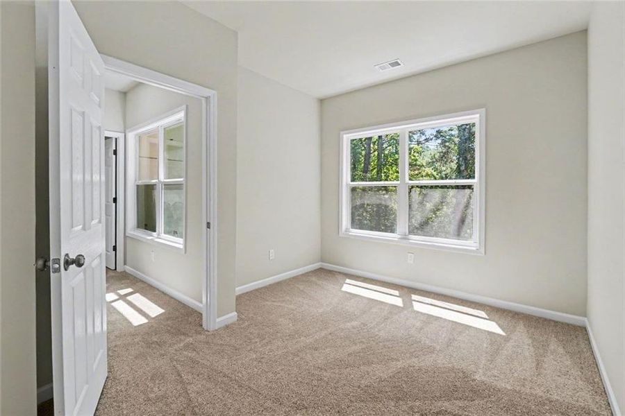 Spacious, unfurnished interior of a new home in , Gainesville (Image 26).