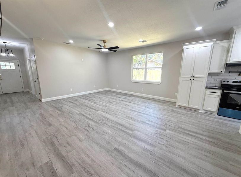 Spacious, unfurnished interior of a new home in , Pittsburg (Image 7). Spacious, unfurnished interior of a new home in , Pittsburg (Image 7).