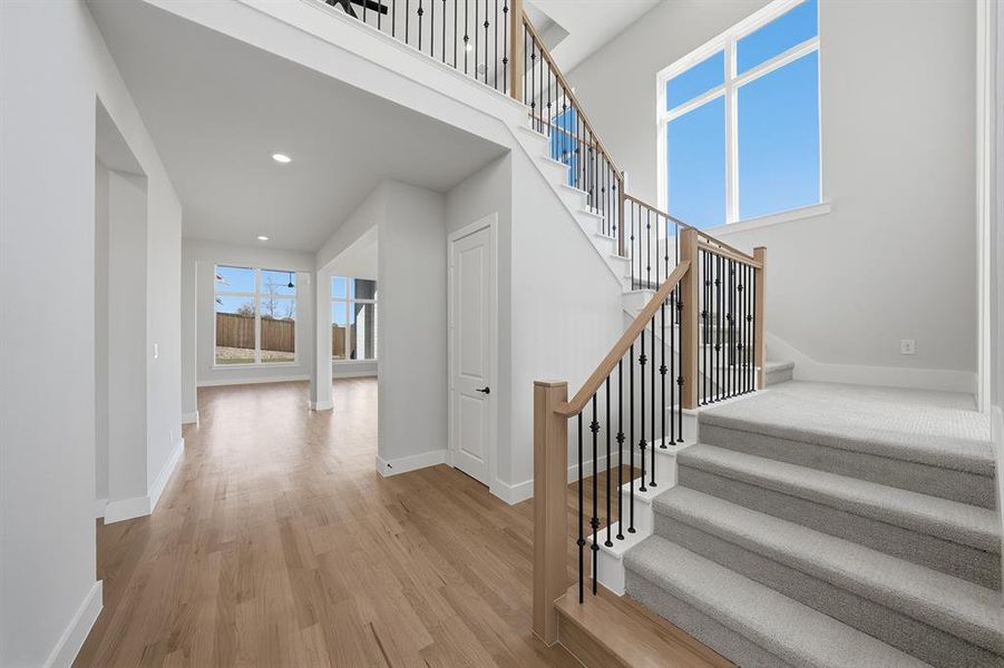 Spacious, unfurnished interior of a new home in Quail Hollow, Rockwall (Image 21).