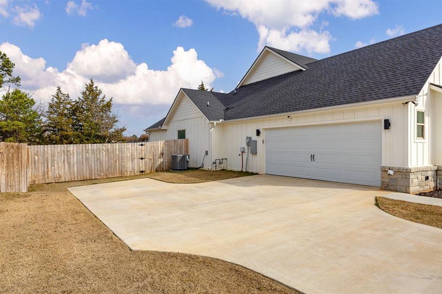 Exterior details and patio area of a home in , Tyler (Image 22).