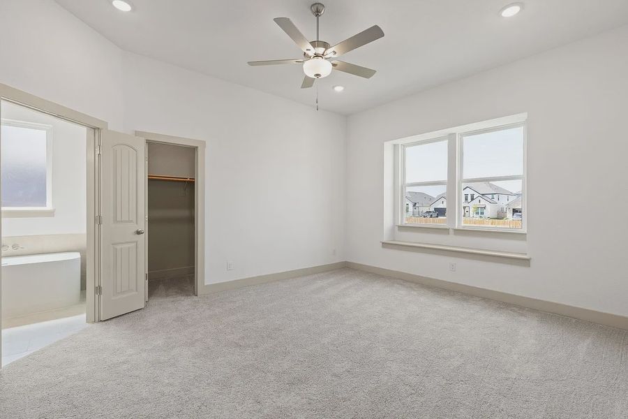 Spacious, unfurnished interior of a new home in Enclave at Cele, Pflugerville (Image 27).