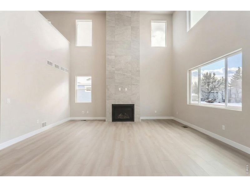 Spacious, unfurnished interior of a new home in Farmstead, Berthoud (Image 23).