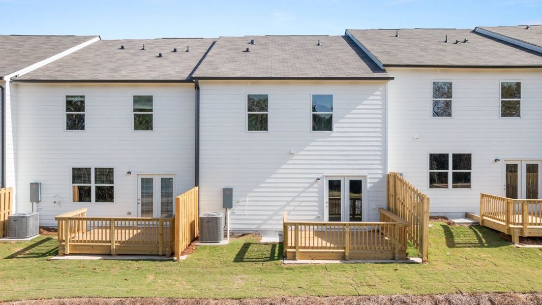 Representative exterior details of a home built from the Sudbury by D.R. Horton in Hughes Court, Dawsonville (Image 20).